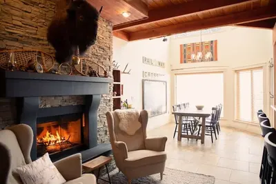 Image de Ski In / Ski out paradise at Apex Resort!