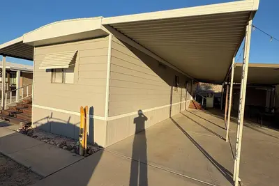 Image de Charming 2-bedroom mobile home with WiFi and Ac in Havasu Lake
