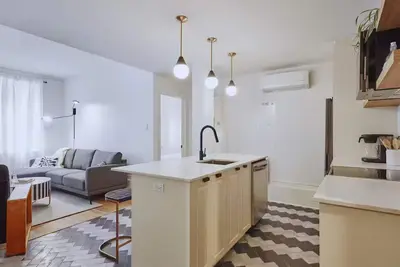 Image de The Paris - 4-bedroom Apartment in Downtown Montreal With Parking