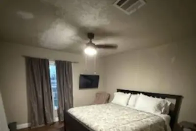 Image de Charming 2-bedroom, pet-friendly house in Hitchcock with Wi-Fi and Ac