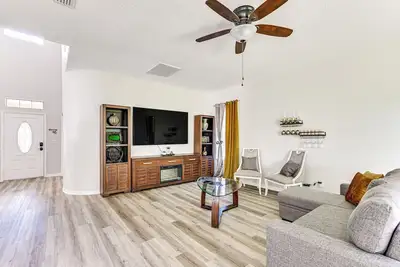 Image de 25 Mi to Tampa: Family Home w/ Large Yard!