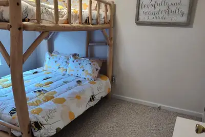 Image de Charming Honey Bee Cottage 3br 2 Bath home with WiFi and Ac in lovely Tallassee