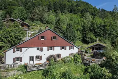 Image de Ferme de la Nolière, grand standing, pour vos retrouvailles en famille et amis.