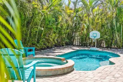 Image de Private Pool & Hot Tub - House close to Beach and Bridge Street