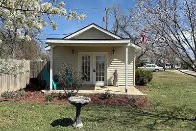 Image de Cozy one room suite with WiFi close to Noc, downtown Tonkawa and casinos.