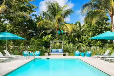 Image de Tropical Key West Retreat with 3 Swimming Pools, Steps from Dining & Shops
