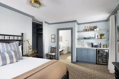 Image de Griffin Suite at Kennebunkport Inn, Free Parking, Near Kennebunkport Marina