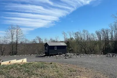 Image de The Buffalo River Starry Night Tiny House Retreat with Hot Tub