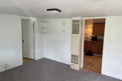 Image de Simple cottage, 1 bedroom and a detached room in Grants Pass with WiFi and Ac.