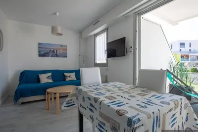 Image de Studio bis avec balcon à La Rochelle, parking inclus