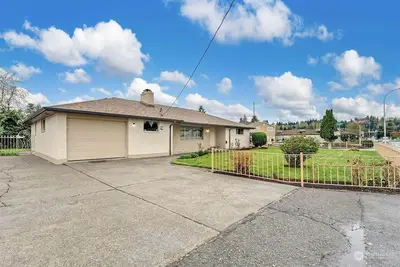 Image de Charming 3-bedrooms and 4 beds house in Auburn with WiFi and Ac stay four people