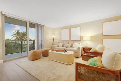 Image de Stylish 2br, 2ba Apartment with Balcony & Pool - Just Steps from the Beach