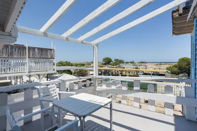 Image de Appartement \"hôtel\" avec piscine partagée, jardin privé et Wi-Fi