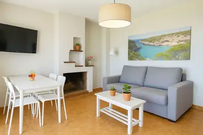 Image de Appartement 'Magda - Cala En Porter' avec piscine privée, Wi-Fi et climatisation