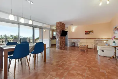 Vacances 'Gomera' avec piscine partagée, Wi-Fi et climatisation