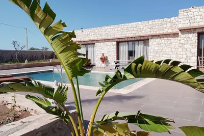 Confort et Sérénité Deux Villas Côtes à Côtes, Idéales pour les Groupes 16 pers