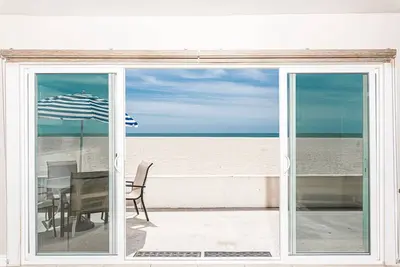 Image de 8br Oceanfront Offering | Spectacular Ocean Views at Affordable Prices | Super Central | Walk to Everything!