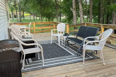 Image de 10 minutes to Bastrop State Park & Lake Bastrop - charming home on 3 acres