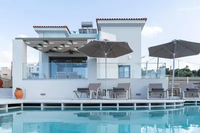 Image de Villa en Crète avec Vue Mer et Piscine