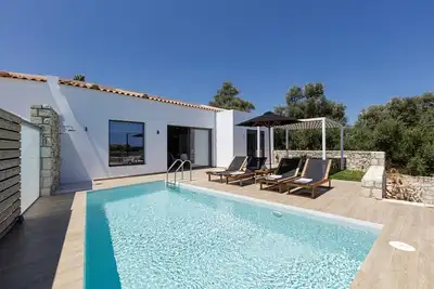 Image de Villa à Sfakaki avec Piscine et Plage Proche