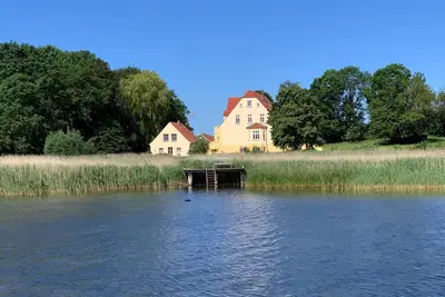 Image de Gutshaus Grubnow Ferienwohnung 4 mit Hund am Wasser Sauna und Wlan incl.