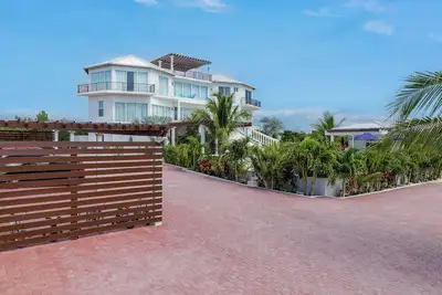Image de Charming 2-bedroom house in Long Bay Hills with fitness and pool room, WiFi