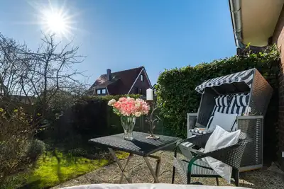 Image de Charming Beachside Apartment \"Strandkorb\" in Büsum - Ideal for Families