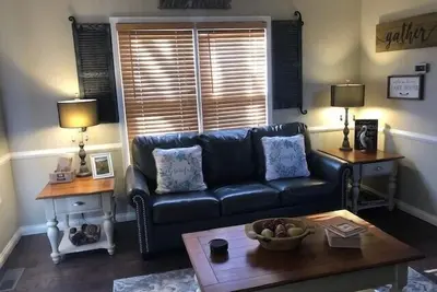 Image de Two Bedroom Harbor View Condo