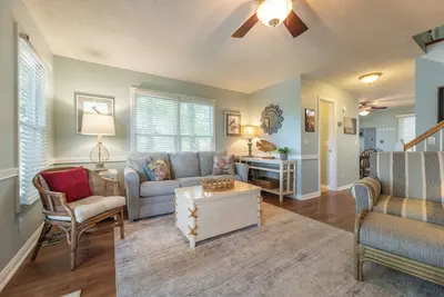 Image de Two Bedroom Harbor View Condo