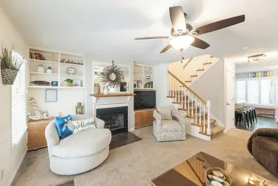 Image de Three Bedroom Hurst Haven Condo
