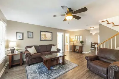 Image de Three Bedroom Hurst Haven Condo
