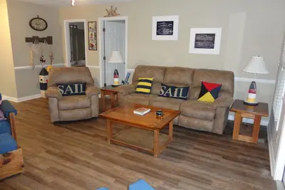 Image de Three Bedroom Hurst Haven Condo