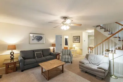 Image de Three Bedroom Hurst Haven Condo