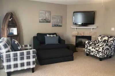 Image de Executive Two Bedroom Pond View Condo