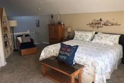 Image de Two-bedroom Bayside Condo