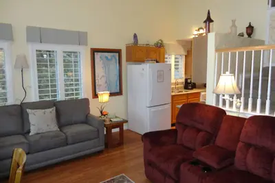 Image de Two-bedroom Bayside Condo