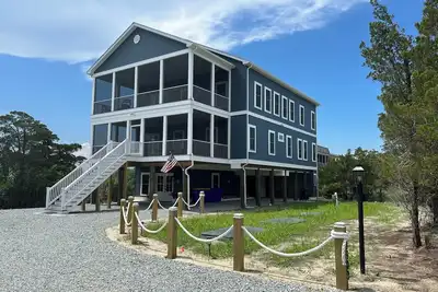 Image de \"Bourbon At Seven\" - New Construction! 1903 S Bayshore