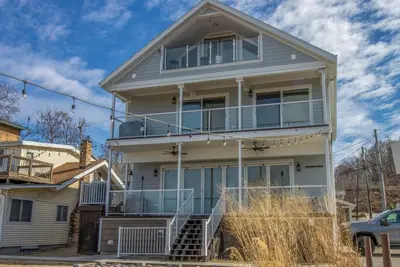 Image de Beachfront Lake Michigan Stunner w/8 bedrooms