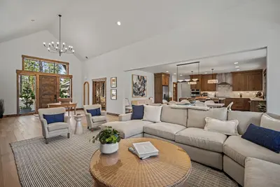 Image de Modern Sunriver Home with Access to Forest House
