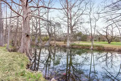 Image de Cardinal Oaks on the Creek I waterfront, families