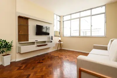Image de Free Parking, Beach 100m, Ac All Rooms, 2Queen Bed