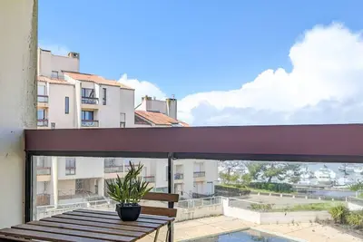 Image de Appartement à La Rochelle avec Piscine et Parking