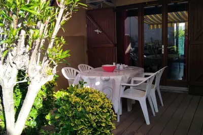 Image de Maisonnette de vacances, avec clim, parking privé, 10 mn à pied de la plage