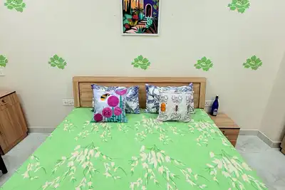 Image de bumble bee Cozy 1-bedroom apartment in lovely Jaipur with WiFi, Ac