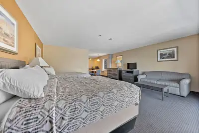 Image de Lake View Suite Put in Bay - Sleeps 6 People
