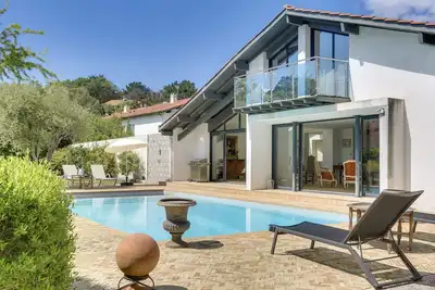 Image de Luzea – Villa moderne avec piscine entre Ciboure et Saint-Jean-de-Luz
