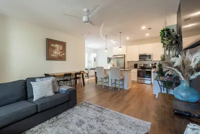 Image de Cozy Airbnb in Wilmington! Enjoy this charming space with modern amenities, close to downtown, beach