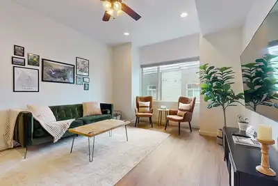 Image de Spacious & Luxe Condo: Best Mt. Rainier Views, Walkable & Unrivaled Comfort