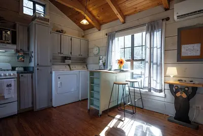 Image de Bear Necessities Cabin