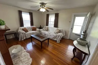 Image de Charming 2-bedroom House in charming Ridgeway\/Martinsville